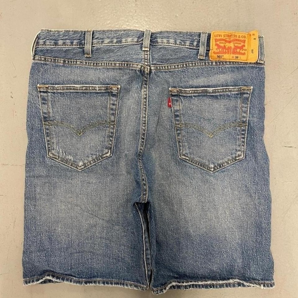Levis boxy denim jorts with nice fade and distressing